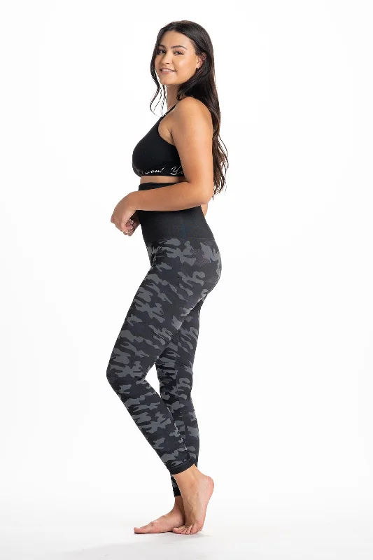 Snapback™ Postpartum Leggings - Black Camo